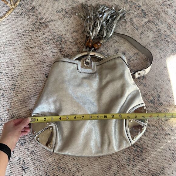 Authentic GUCCI Metallic Silver Leather Medium Indy Babouska Top Handle Bag - Picture 12 of 16